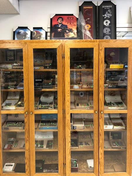 American Cigar, Tobacco & Vape - Cigar Lounge