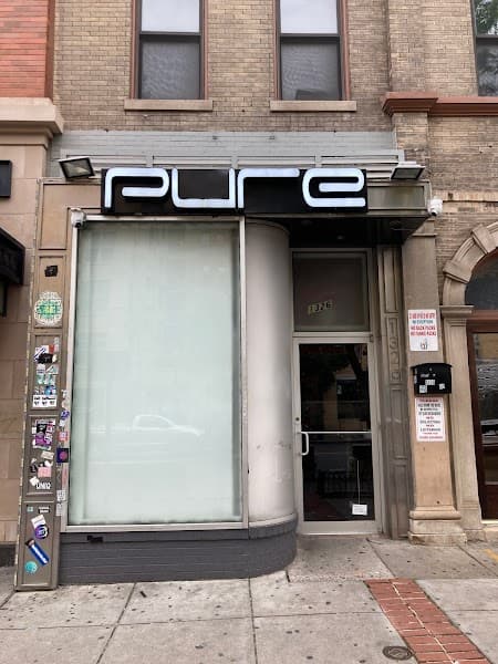Pure Lounge image 2