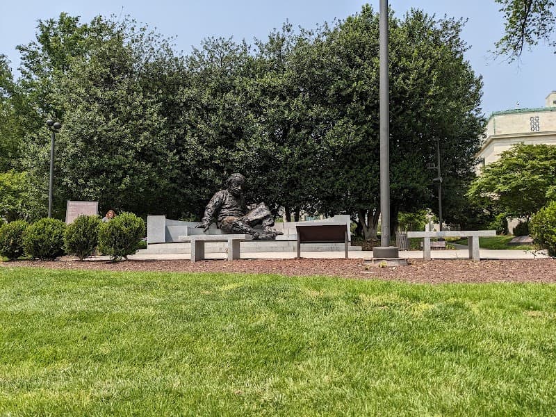 Albert Einstein Memorial image 4