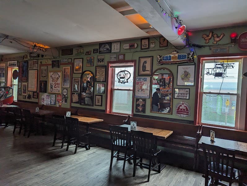 The Dew Drop Inn image 4