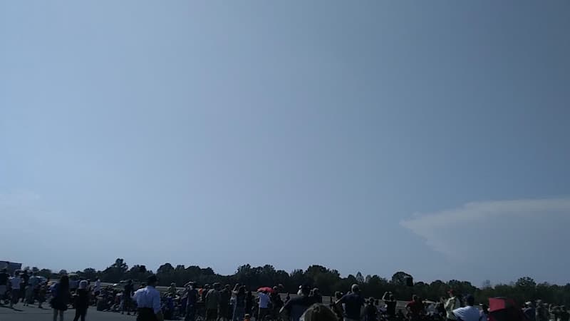 Leesburg Executive Airport image 2