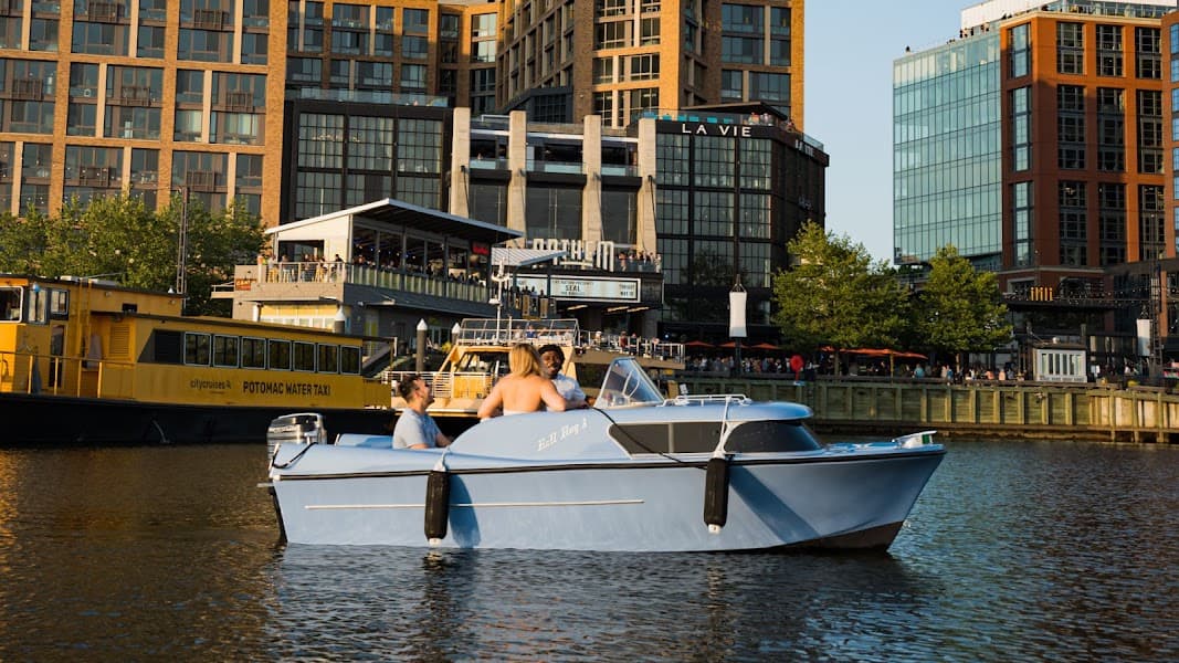 Retro Boat Rentals DC image 1