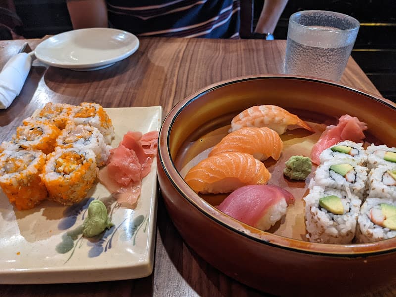 Nooshi - Best Sushi Bar