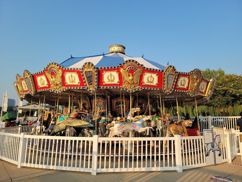 The Carousel at National Harbor - Theme Parks