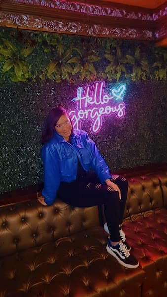 Signature Lounge - Black Owned Lounges