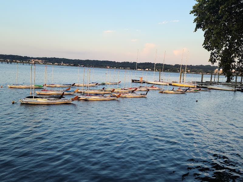 Washington Sailing Marina - Boat Rental