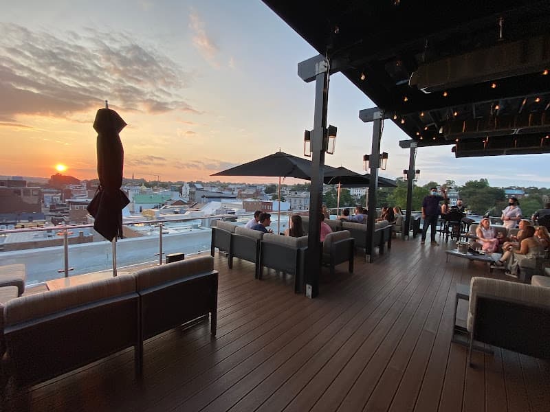 The Rooftop at the Graham - Rooftop Dining