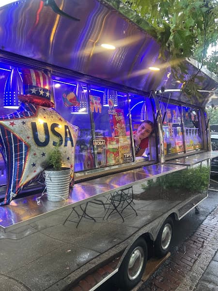Johnnyz101 food Truck mediterranean cuisine in Washington DC - Food Truck Dining