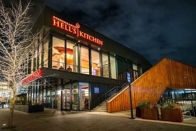 GORDON RAMSAY HELL'S KITCHEN - Outdoor Dining