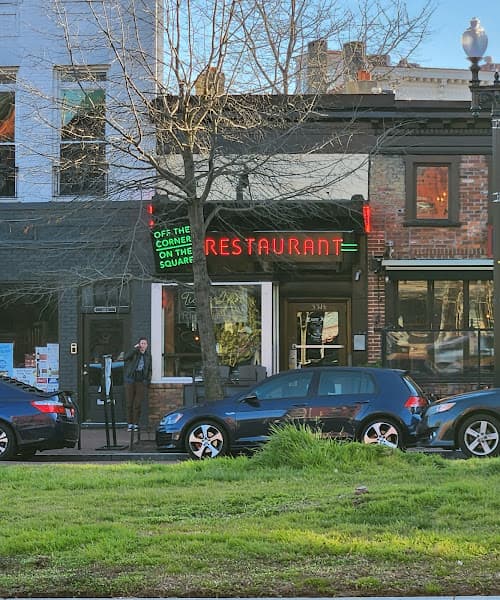 Tune Inn Restaurant & Bar - Best Dive Bar