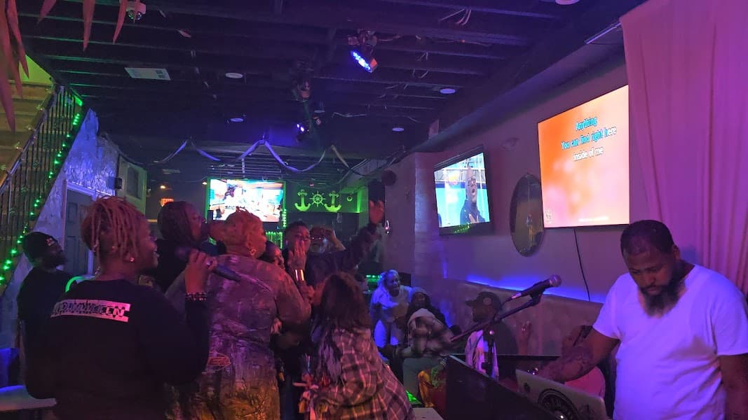 OCEAN LOUNGE image 2