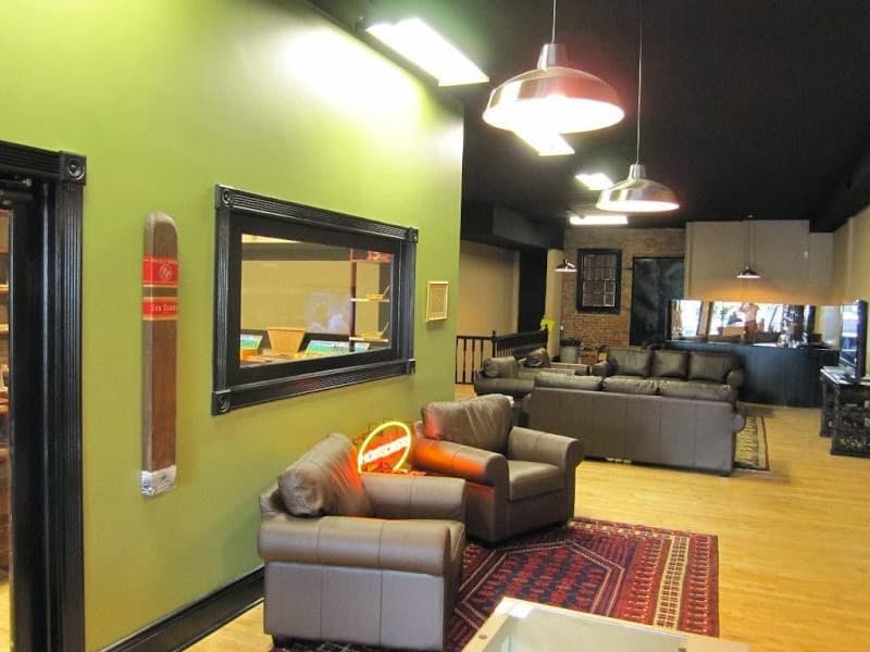 Signature Cigars - Cigar Lounge