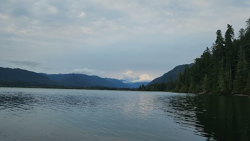 Lake Quinault - Pretty Lakes