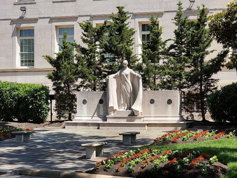 Daughters of the American Revolution Founders Memorial image 2