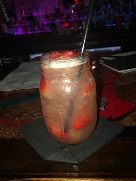 618 Cocktail and Whiskey Lounge image 4