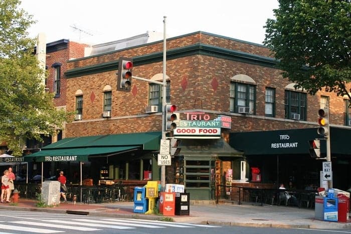 The Fox and Hounds Lounge - Best Dive Bar