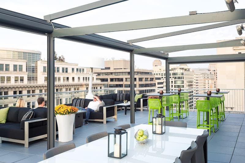 Ellipse Rooftop Bar - Rooftop Dining