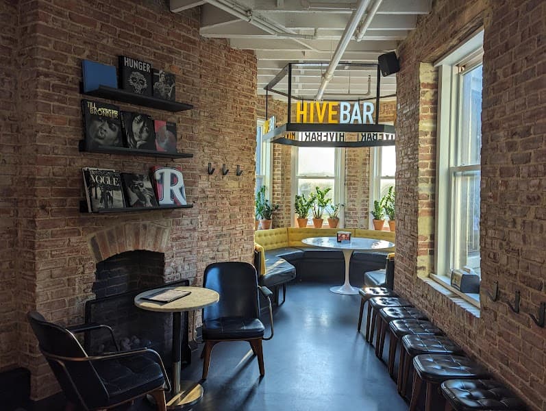 Hive Bar image 4