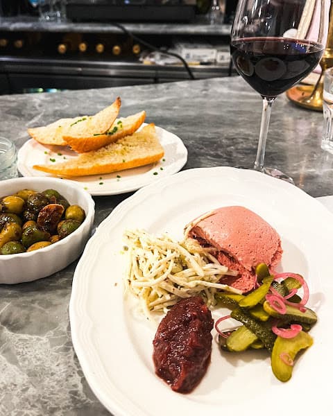 La Bonne Vache - French Cuisine Restaurants