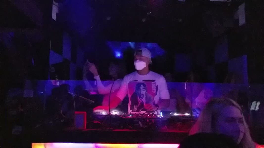 Ultrabar image 2