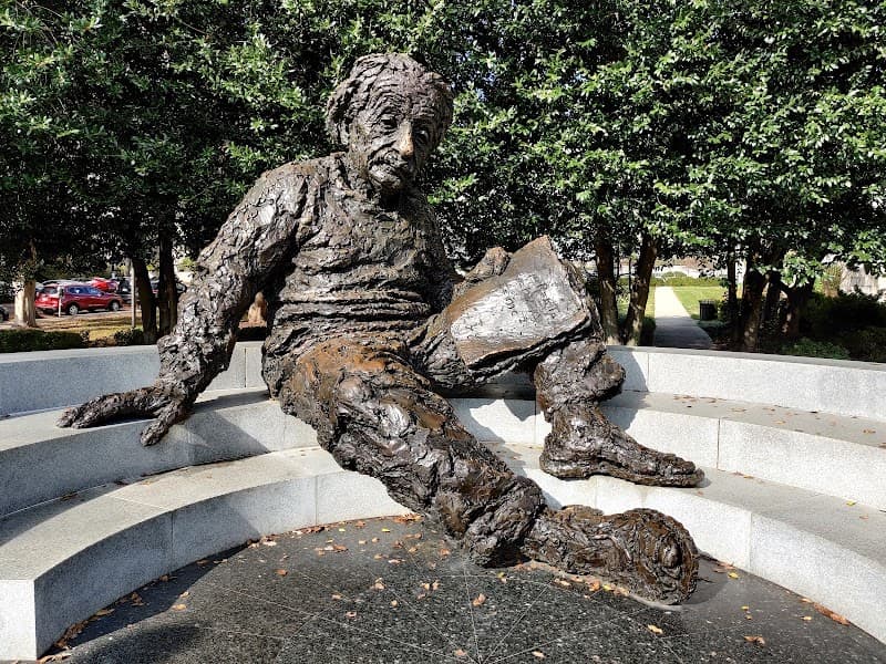 Albert Einstein Memorial image 3