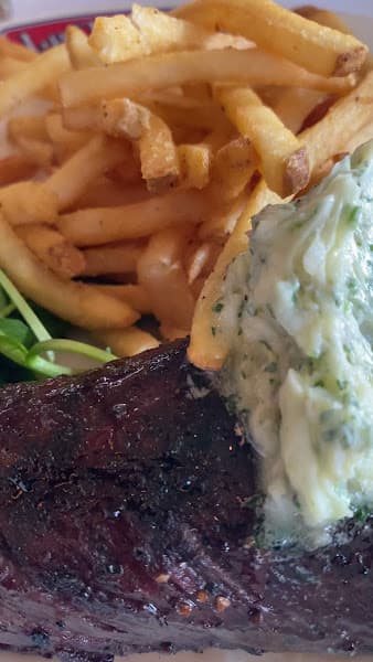 Le Diplomate - Outdoor Dining